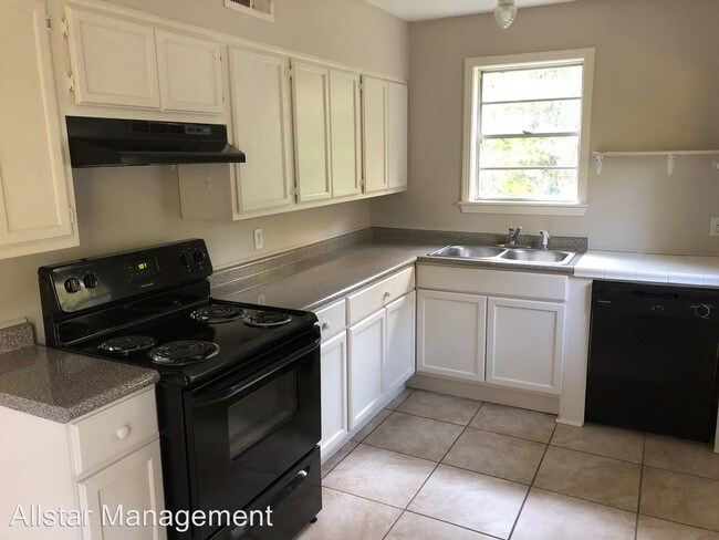 Building Photo - 3 br, 1 bath House - 7025 Yellowdog Cove