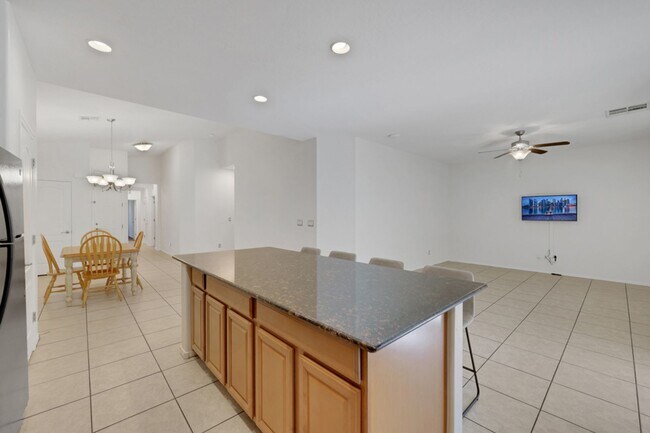 Foto del edificio - Single story in gated community
