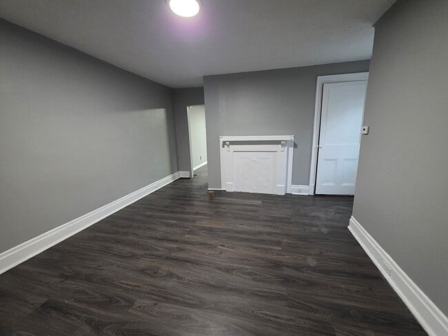 Foto del edificio - 2 bedroom 1 bath townhouse for rent in the West End