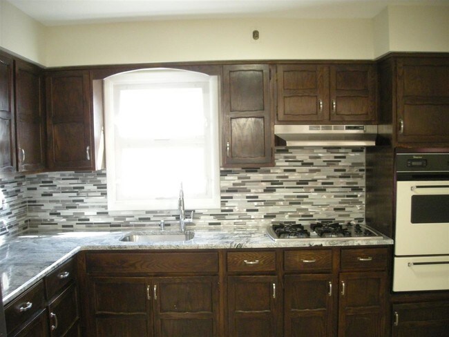 Building Photo - 573 Avenue A