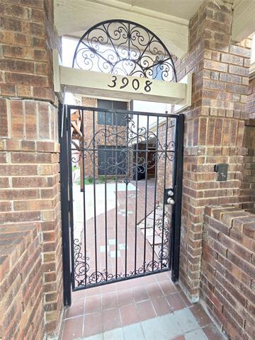 Foto del edificio - 3908 Denham Way