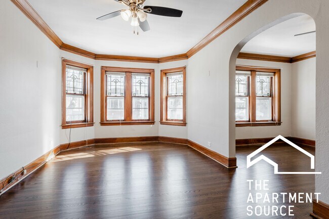 Foto del edificio - 3842 N Bernard St