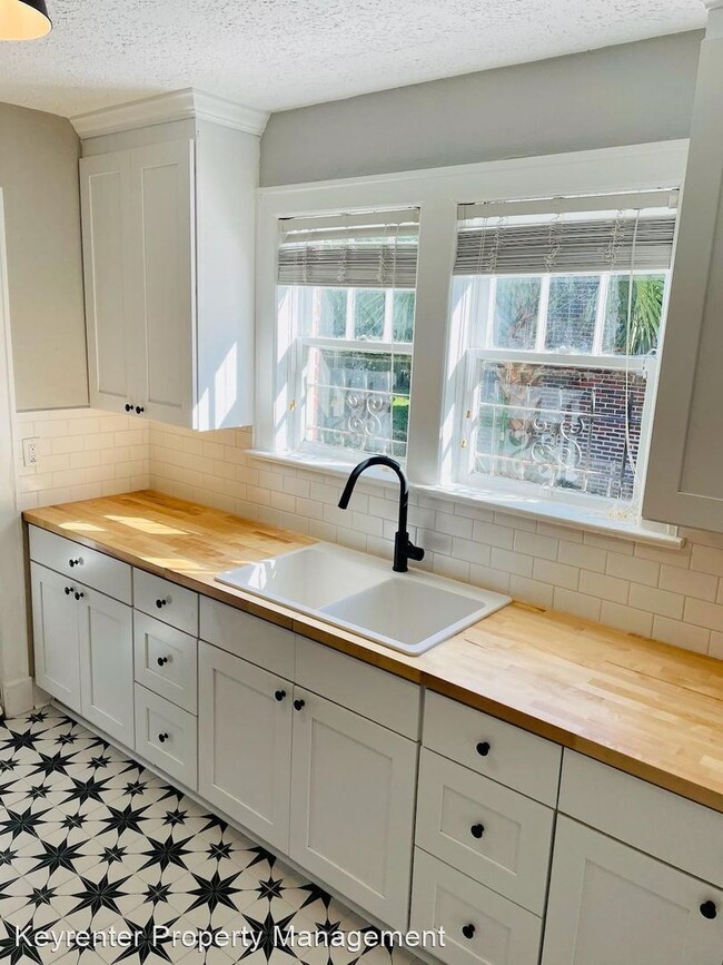 Building Photo - 2 br, 1 bath House - 2589 Park Street