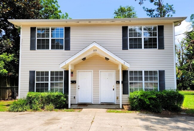 3 bedroom for rent August 7, 2026 for $1695 per month, walking distance to FSU - 3 bedroom for rent August 7, 2026 for $1695 per month, walking distance to FSU Townhome