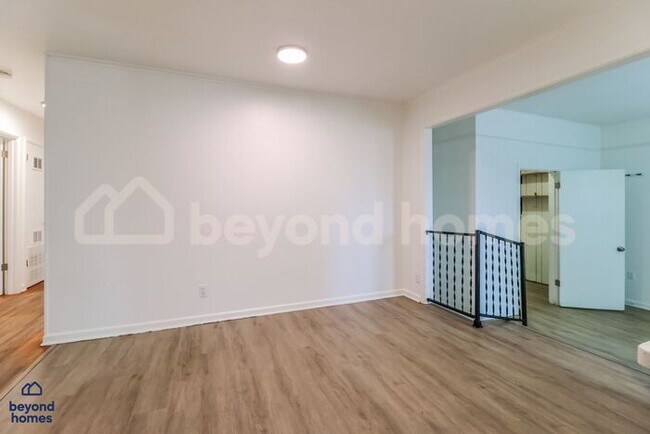 Foto del edificio - 3-Bedroom Home with Modern Updates and Spacious Yard - Ready for Move-In!