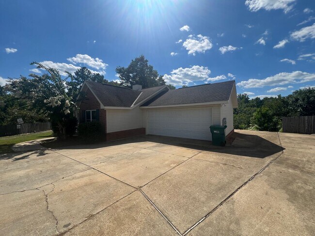 Building Photo - 3 bed 2 bath in River Point