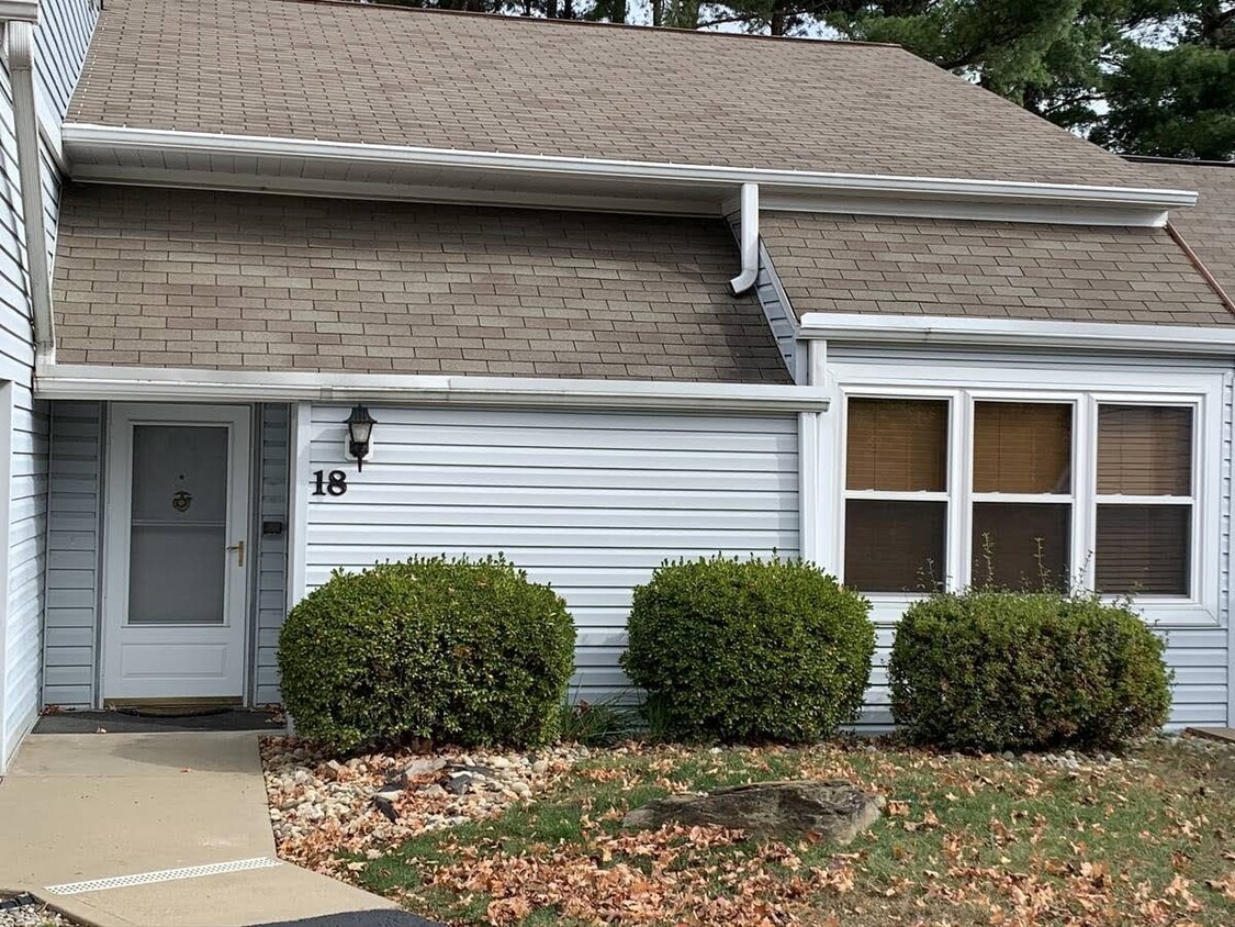 Primary Photo - 18 Blueberry Ln