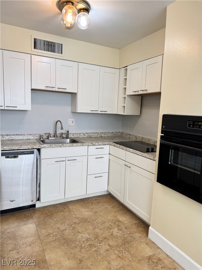 Foto del edificio - 350 E Desert Inn Rd