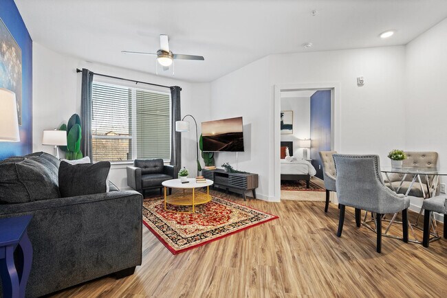 Foto del edificio - 2425 E Riverside Dr