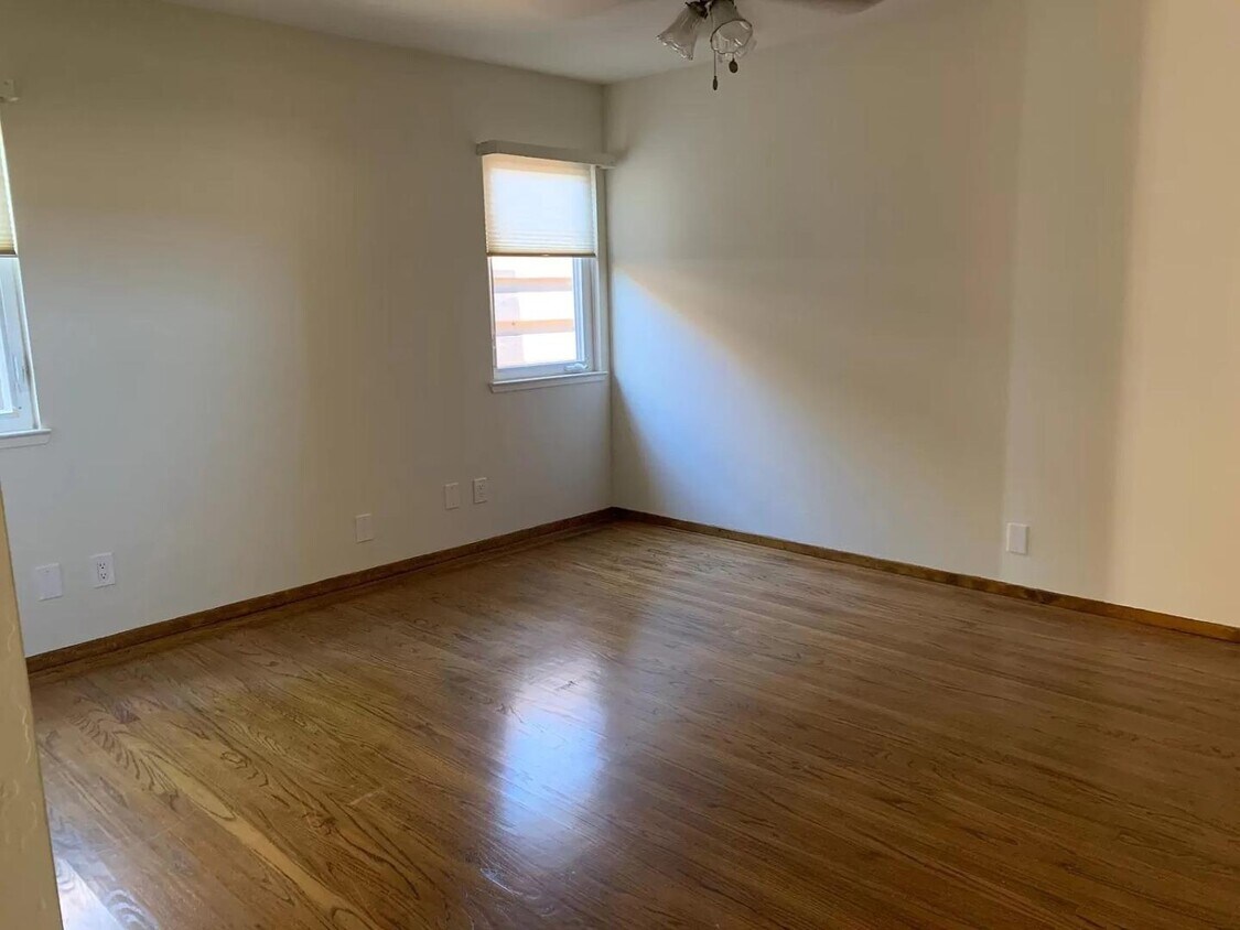 Foto principal - 1170 Oakwood Dr