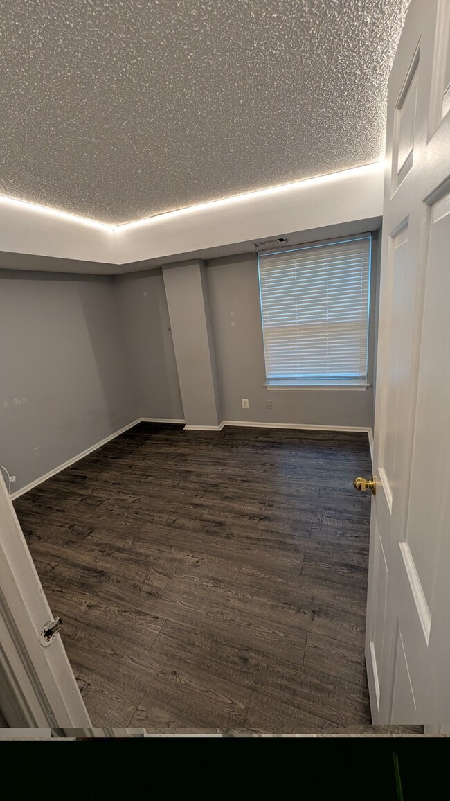 Building Photo - 7621 Provincial Dr