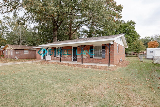 Building Photo - NOW OFFERING $250 OFF FIRST FULL MONTH IF ...