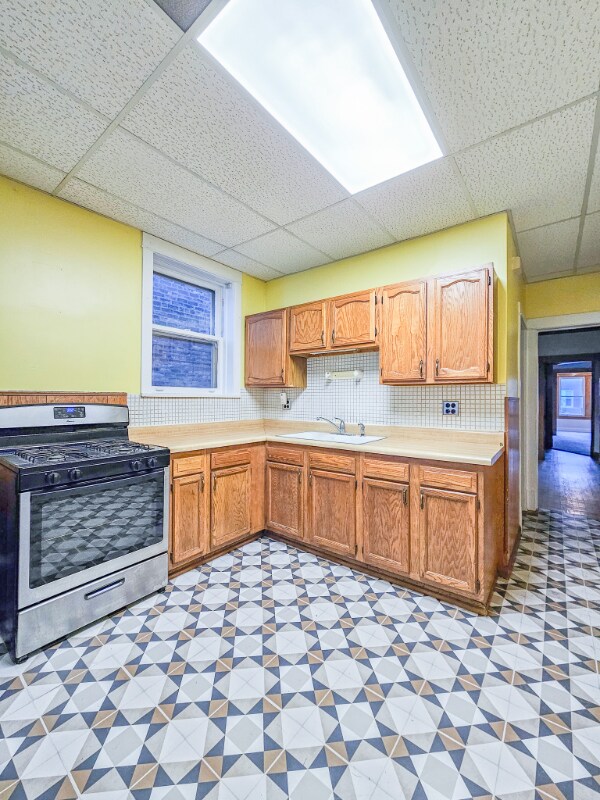 Building Photo - 3338 W Cullom Ave