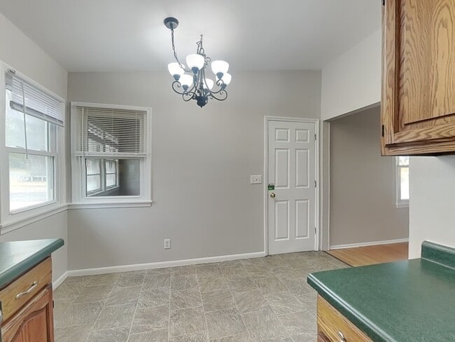 Foto del edificio - 2272 Hazel St N