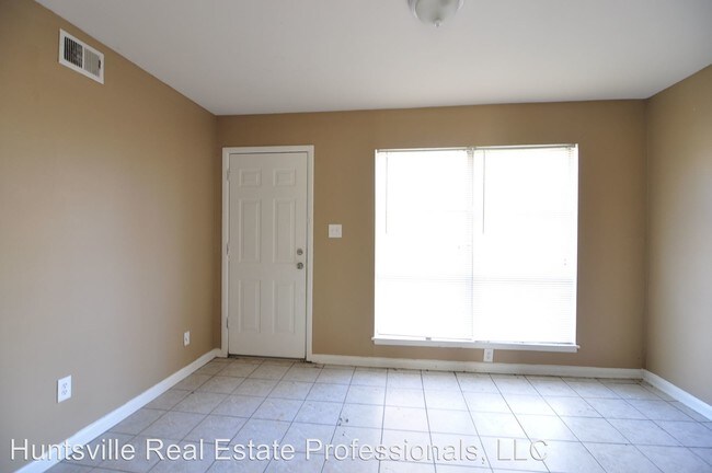 Building Photo - 4409 Dyshell Dr SW