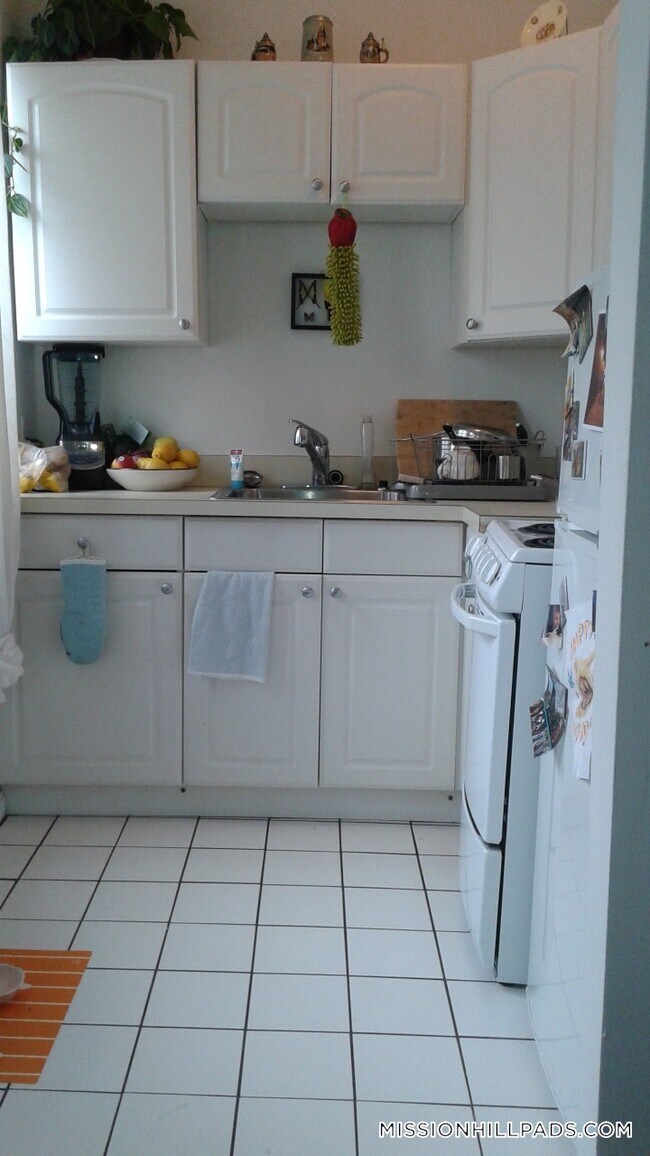 Foto del edificio - 63 S Huntington Ave