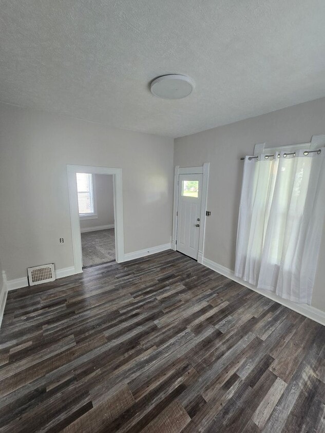 Primary Photo - Charming 2-Bedroom, 1-Bathroom Home for Rent