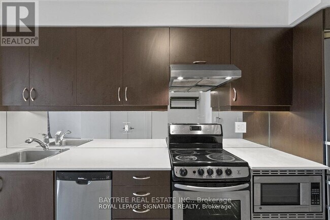 Photo du bâtiment - 320 Richmond St E