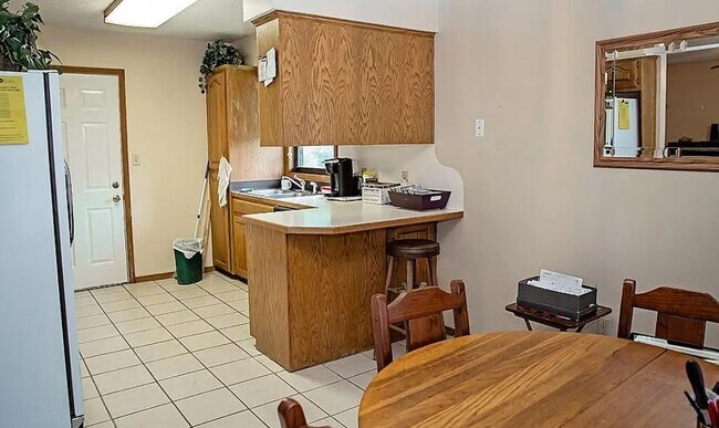 Foto del edificio - 4151 N Farm Rd 143