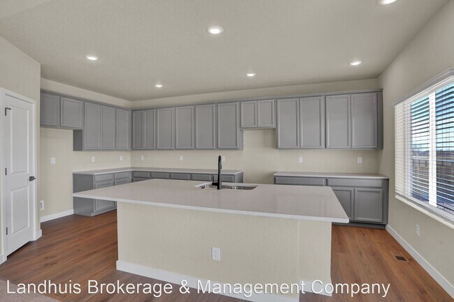 Foto del edificio - 3 br, 2 bath House - 823 E Maybell Dr