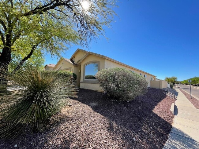 Foto del edificio - Charming Corner Lot - 4 Bedroom/ 2 Bathroom