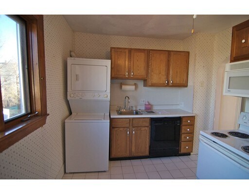 Primary Photo - 174 Albion St