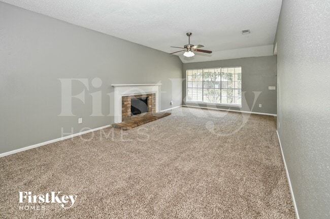 Building Photo - 18007 Sagecroft Dr