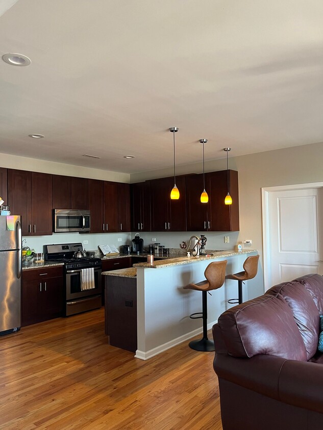 Spacious kitchen - 2520 S Oakley Ave