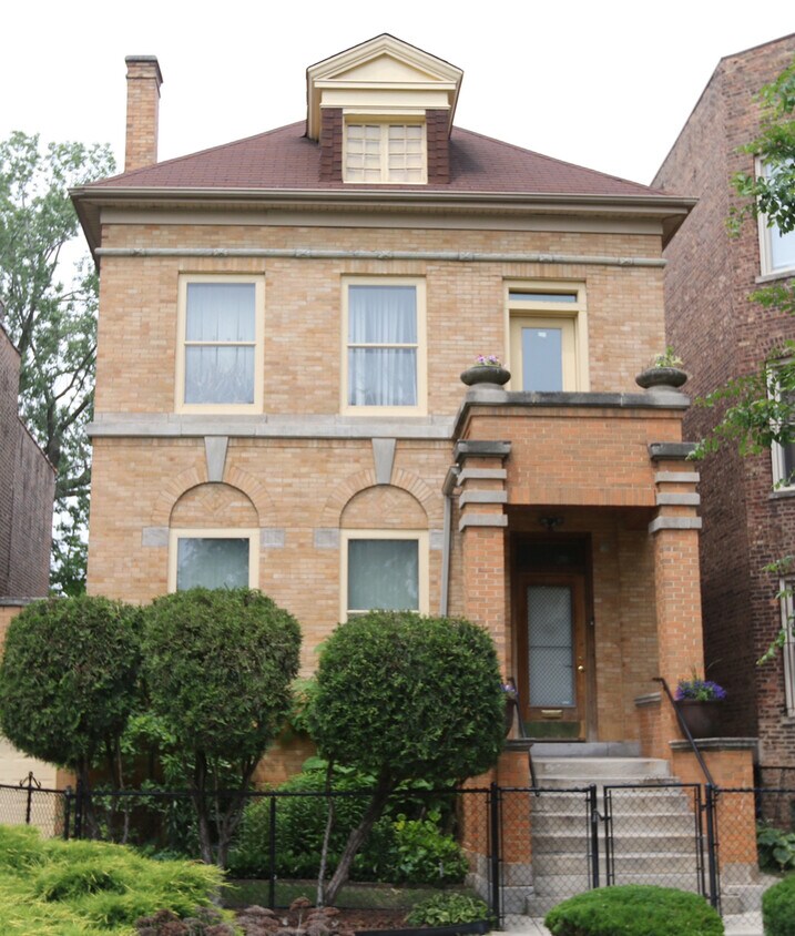 Primary Photo - 5024 S Prairie Ave