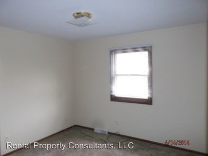 Building Photo - 6425-6427 Bella Vista Dr NE