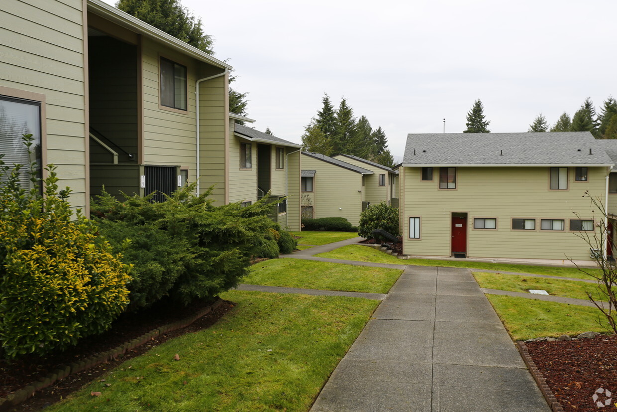 Building Photo - Tamarack Apartments