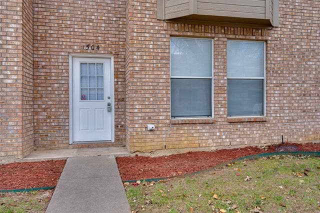 Building Photo - 1504 Barbara Dr