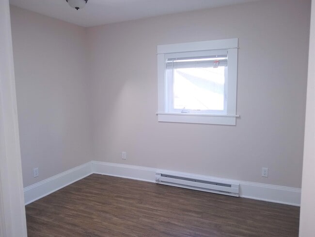Bedroom #1 North facing - 3381 SE 10th Ave Unit B