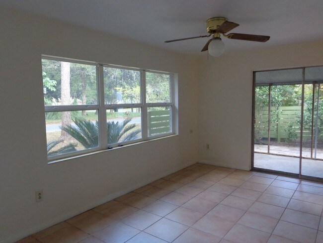 Building Photo - 1705 NW 34th Place LEASE PENDING