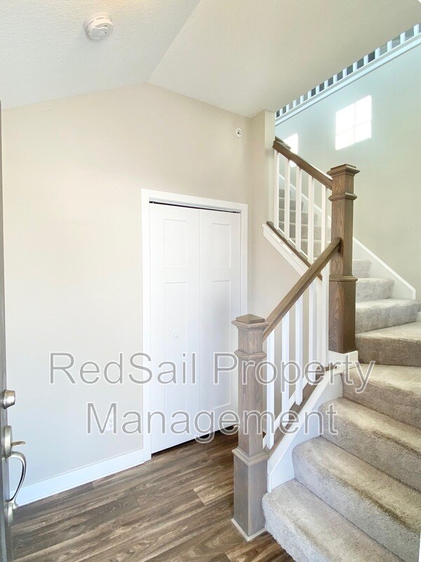 Foto del edificio - 520 Fishers Ct