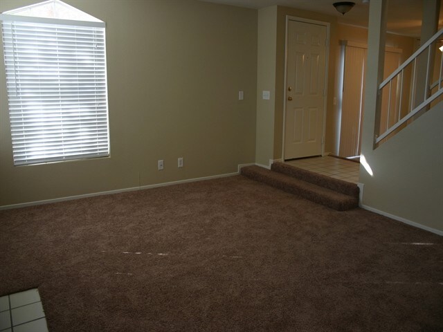 Foto del edificio - 2818 Briar Knoll Drive