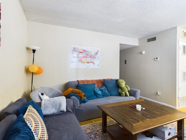 Foto del edificio - 803 W 28th St