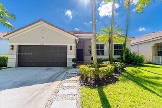 Building Photo - 830 Lavender Cir