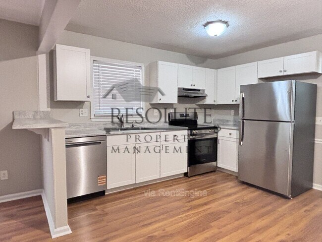 Foto del edificio - 5920 Crepe Myrtle Ct