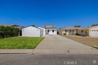 Building Photo - 11245 Greenlawn Ave