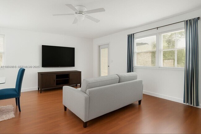 Foto del edificio - 703 Brittany Park