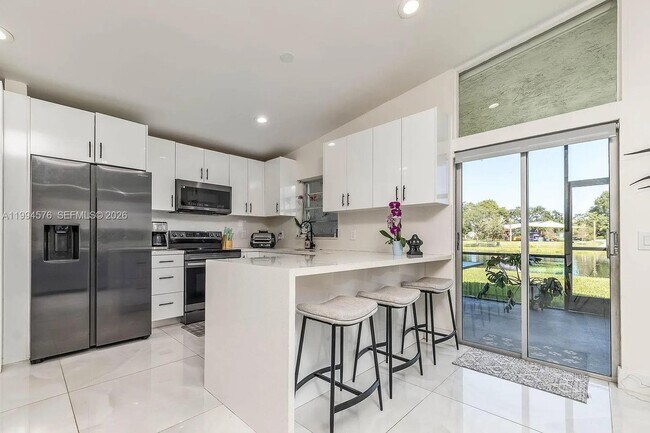 Foto del edificio - 518 Woodgate Cir