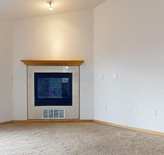 Building Photo - 732 Bear Claw Way