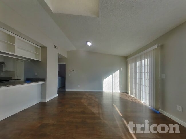 Building Photo - 607 Placer Ln