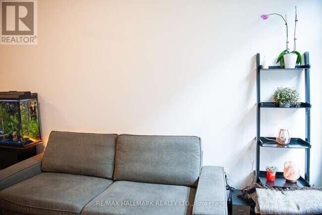 Photo du bâtiment - 75 Simcoe St N