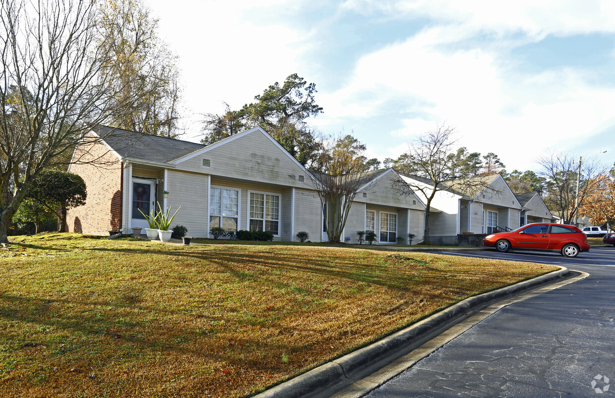 Primary Photo - Residences at Haymount