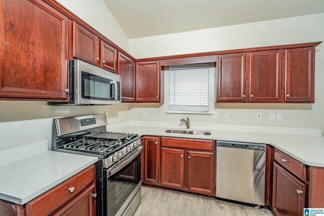 Foto del edificio - 4832 Longmeadow Dr