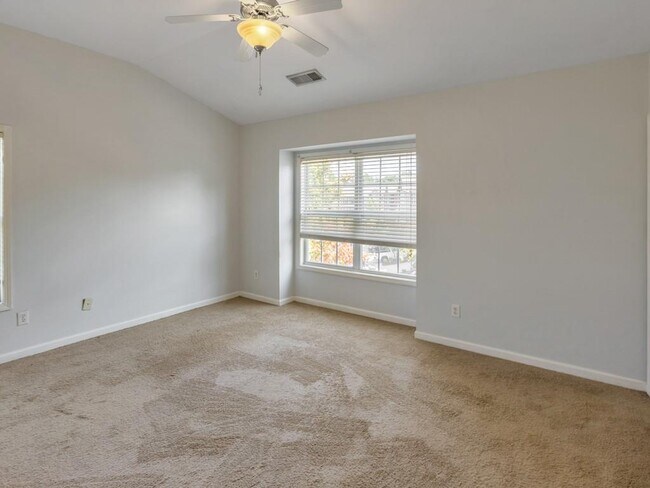 Foto del edificio - 3214 Greenwood Oak Dr