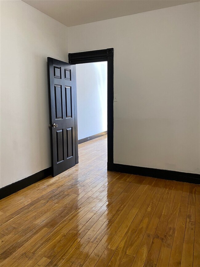 Building Photo - 333 Palisade Ave