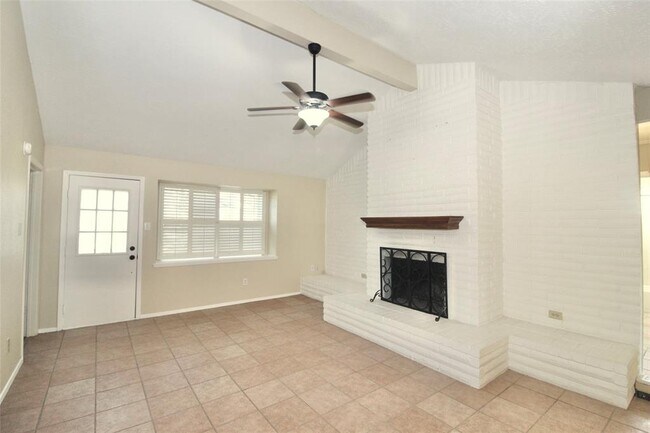 Foto del edificio - 16731 Rippling Mill Dr